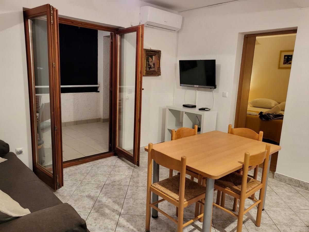 Sea&Sun Apartment Turanj Exterior photo